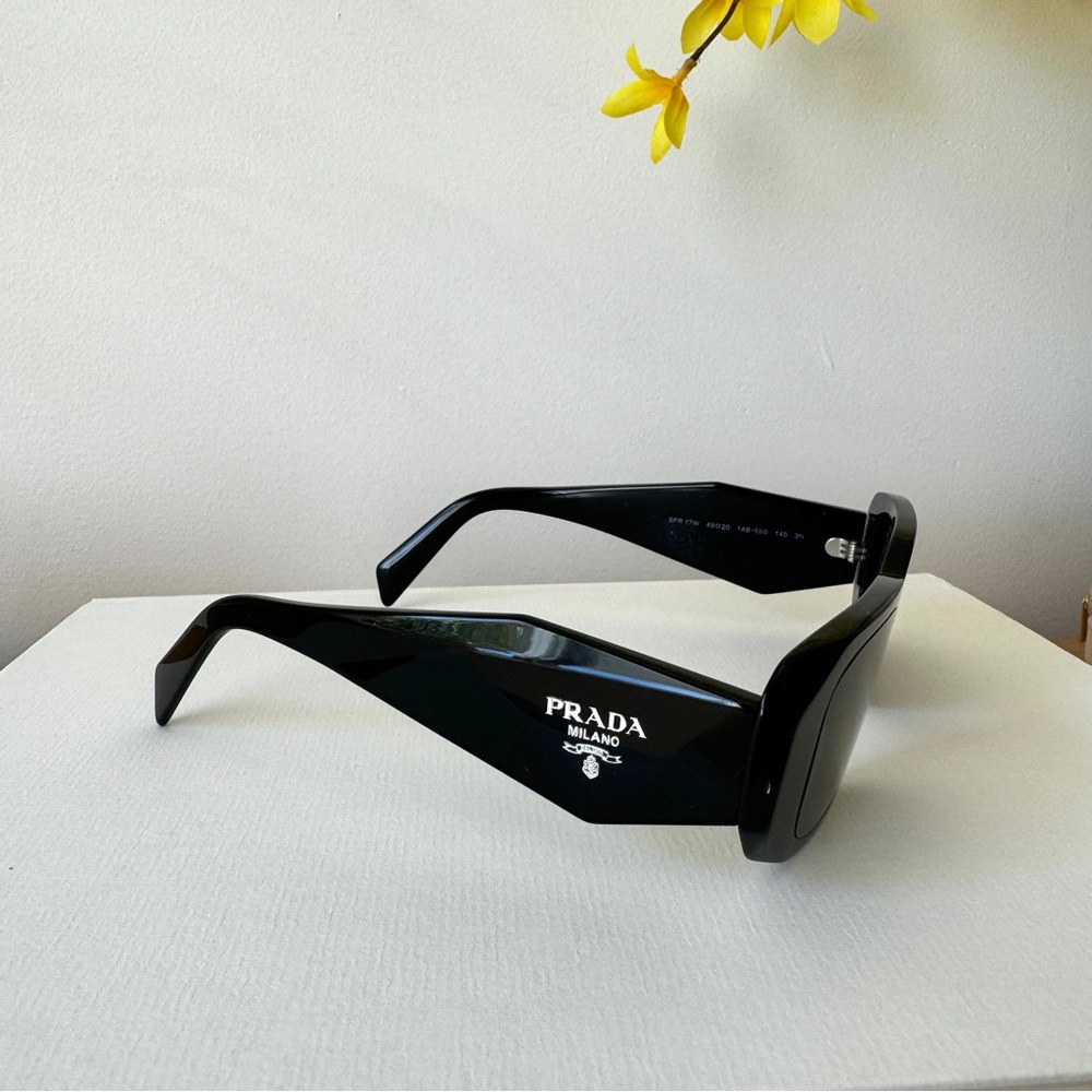 Prada sunglasses 17WS